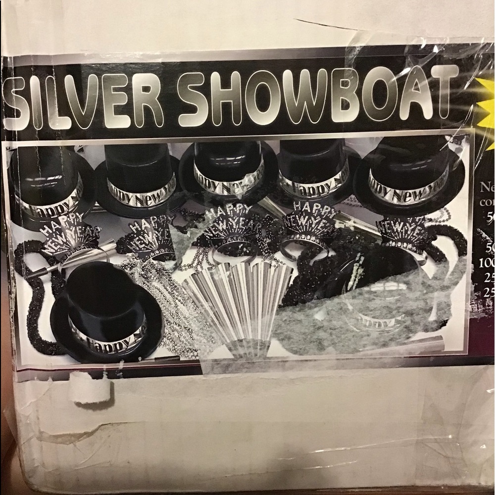 Silver Showboat New Year Party Supplies for 100 People
